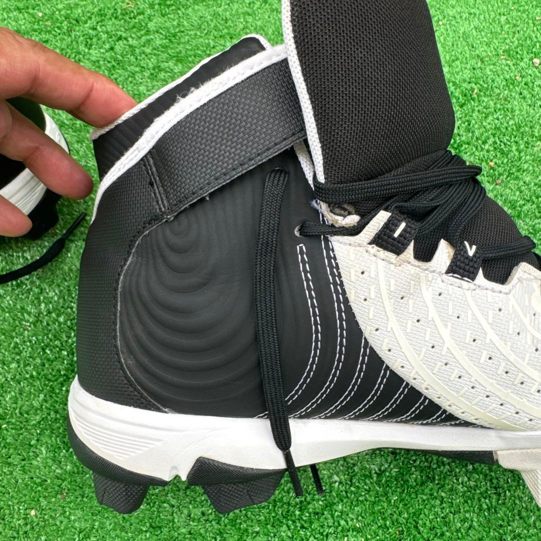 【激レア】アンダーアーマー ハーパーモデル ポイントスパイク29cm 中古品