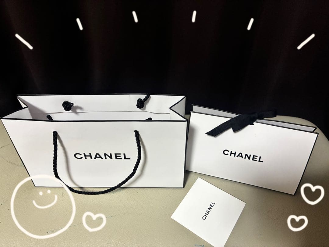 CHANEL ハンドクリーム　彼女　百貨店正規品　黒　プレゼント