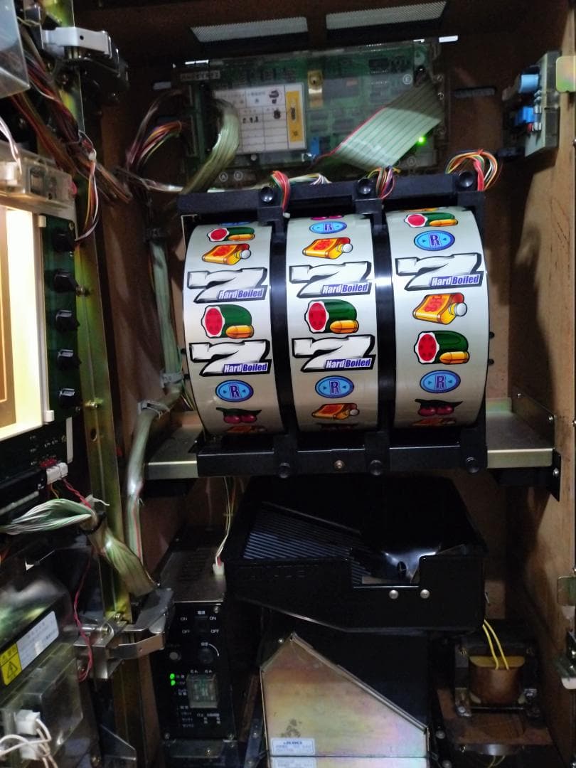 【パチスロ実機】サミー★ハードボイルド２【オートプレイ付不要機付】４号機