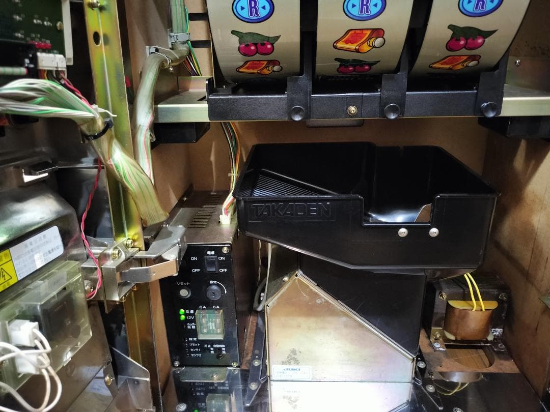 【パチスロ実機】サミー★ハードボイルド２【オートプレイ付不要機付】４号機