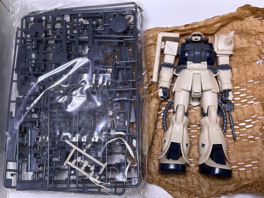 MG 1/100 MS-06F-2 ザクII F2型 (連邦軍仕様) ジャンク