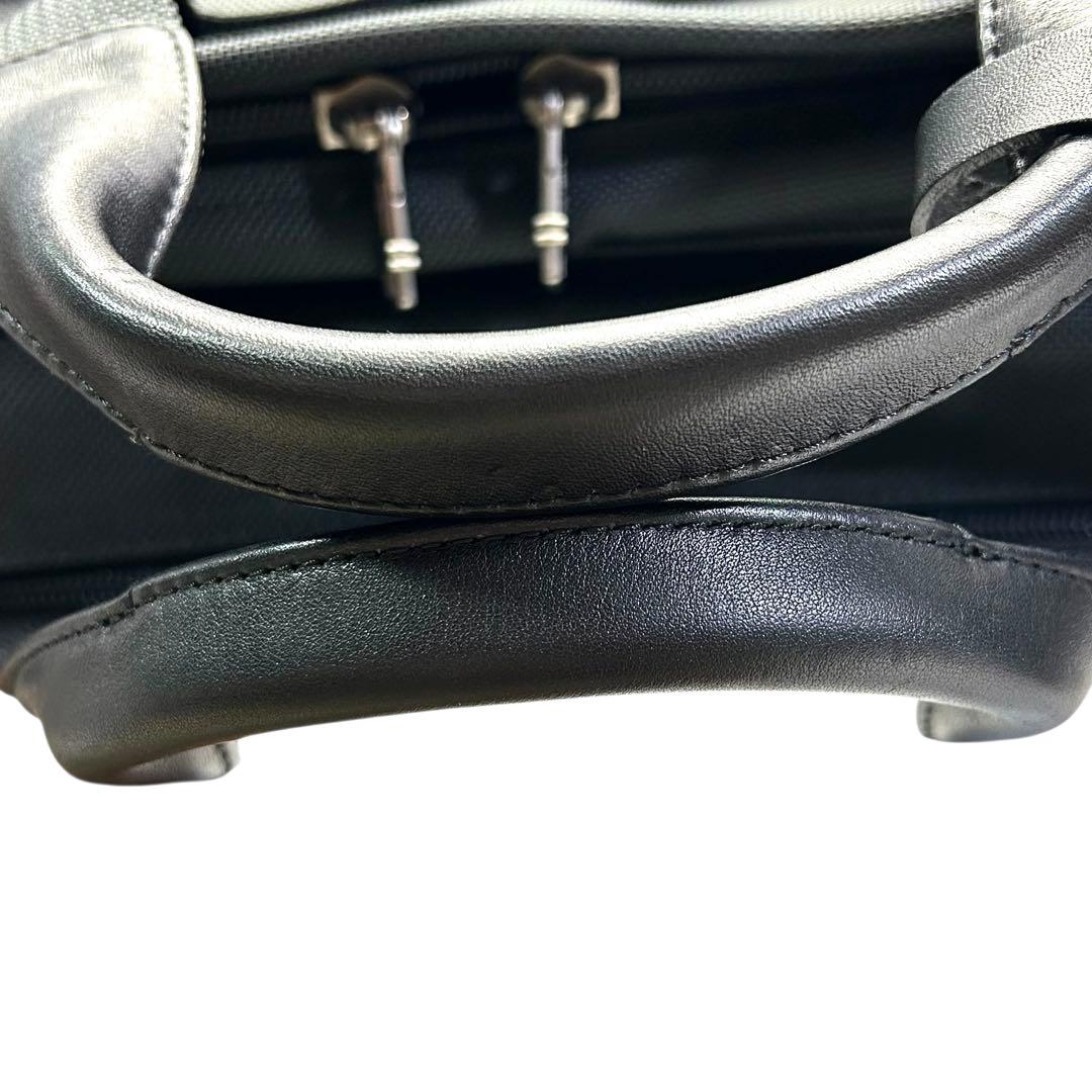 未使用級　トゥミ　TUMI ビジネスバッグ　ブリーフケース　オーガナイザー　2層