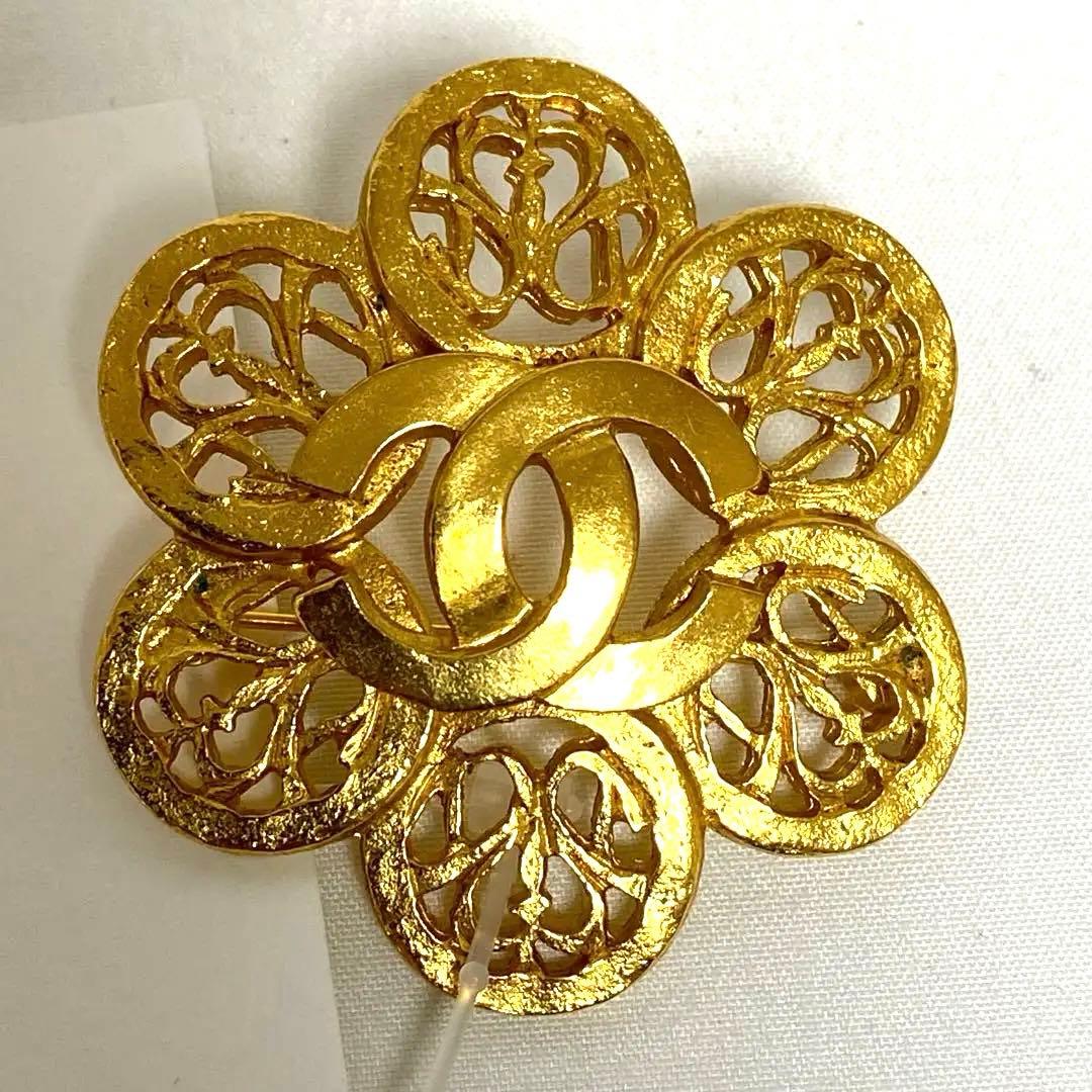 CHANEL(シャネル) ブローチ　95A ゴールド　ココマーク