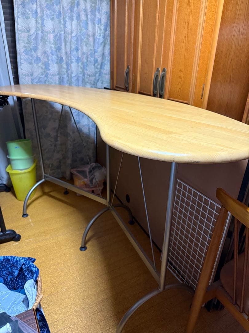 豆型木製カウンターテーブル　桜屋工業