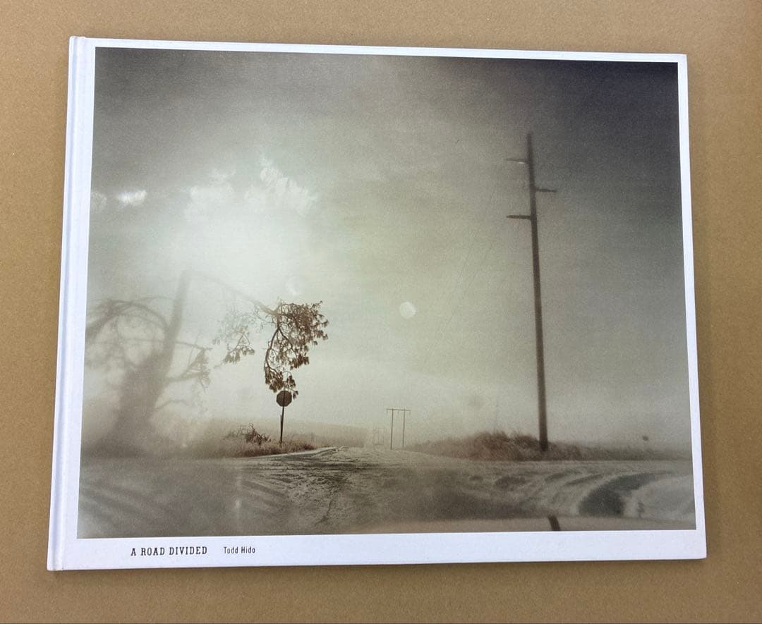 洋書 A ROAD DIVIDED Todd Hido