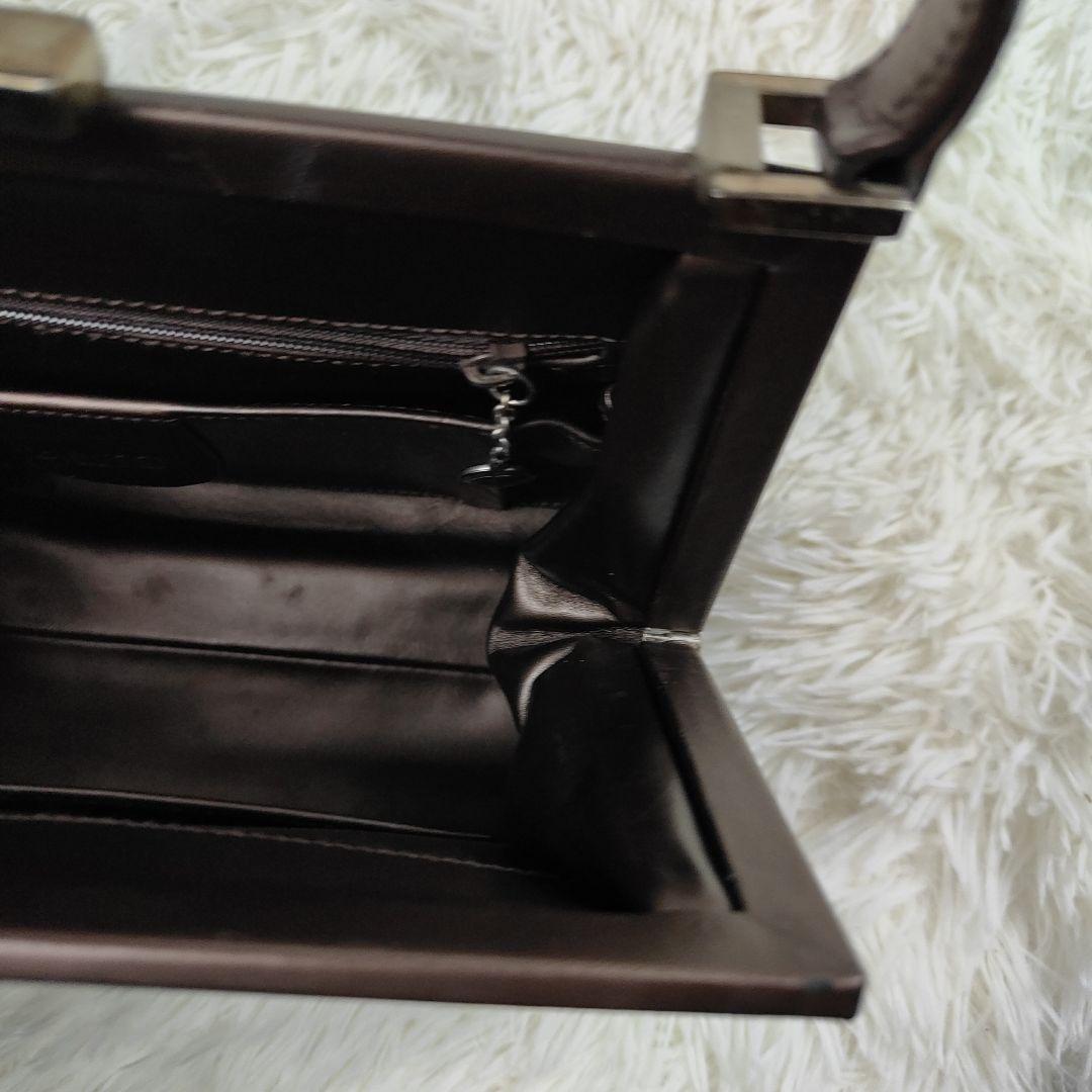 本日限定価格　グッチ　ハンドバッグ　トップハンドル　がま口　ロゴ金具　肩掛け