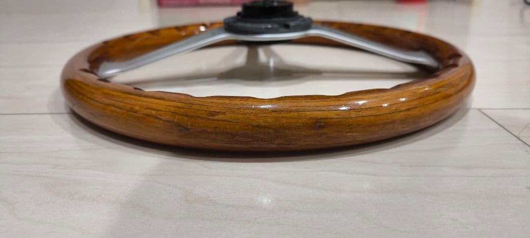 ステアリング　ポール・リカール　ナルディホーンボタン付き！　中古品