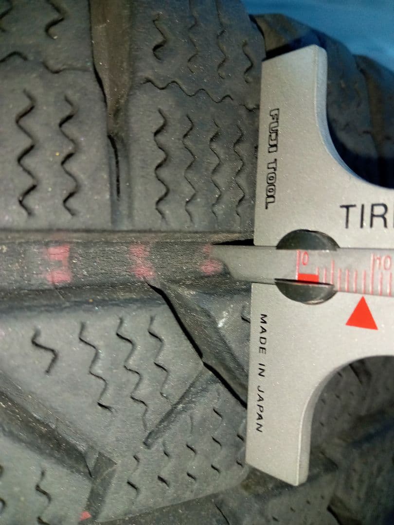 引き取り可(多摩地域)ハイエーススタッドレスタイヤ