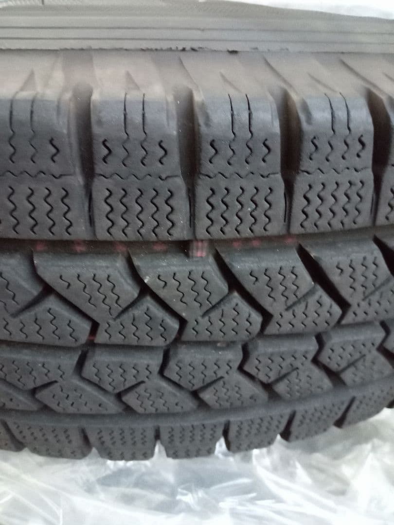 引き取り可(多摩地域)ハイエーススタッドレスタイヤ