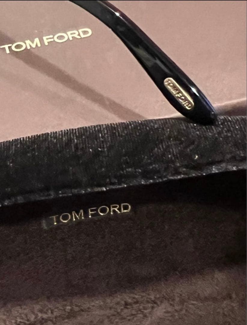 トムフォード　サングラス　TF5288