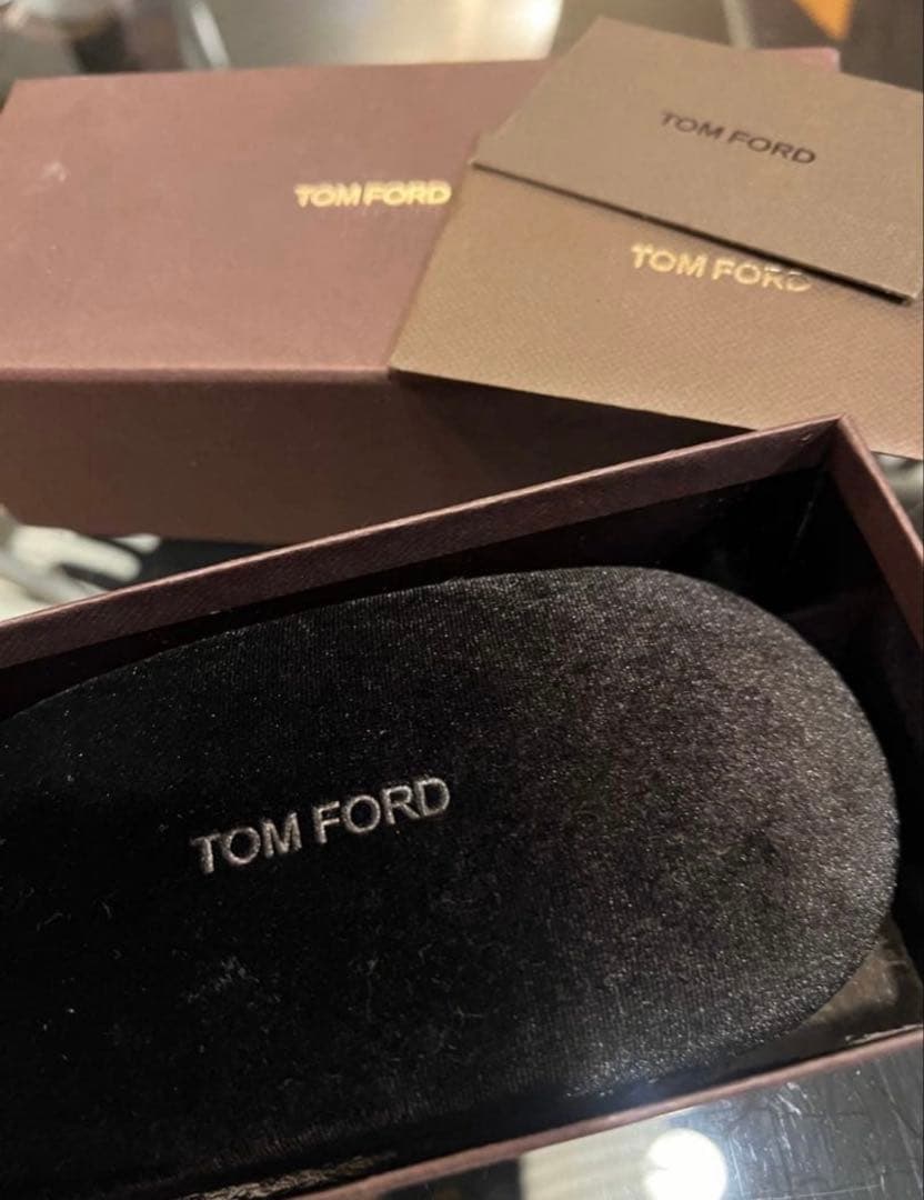 トムフォード　サングラス　TF5288