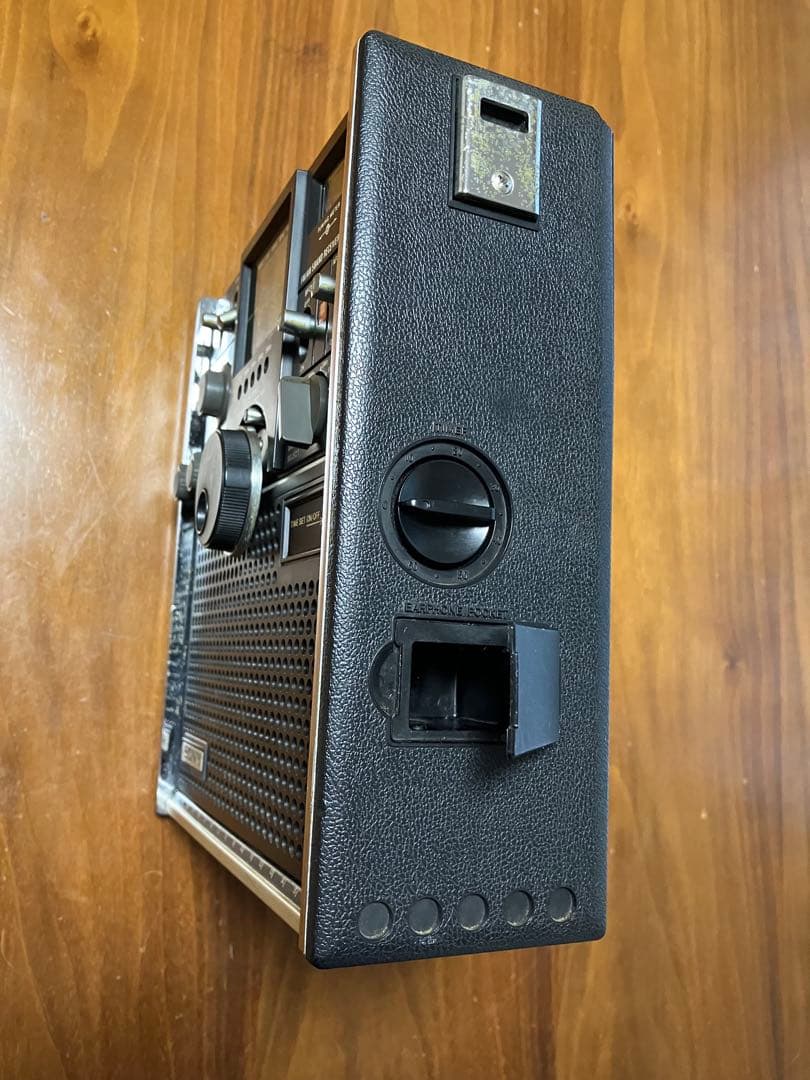 ソニースカイセンサーICF5800 BCLラジオ　ジャンク品