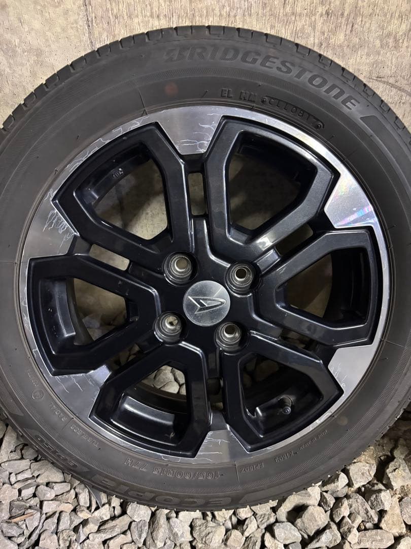 ① 送料込みにしました！　ダイハツ純正アルミホイール　　15インチ　2本のみ