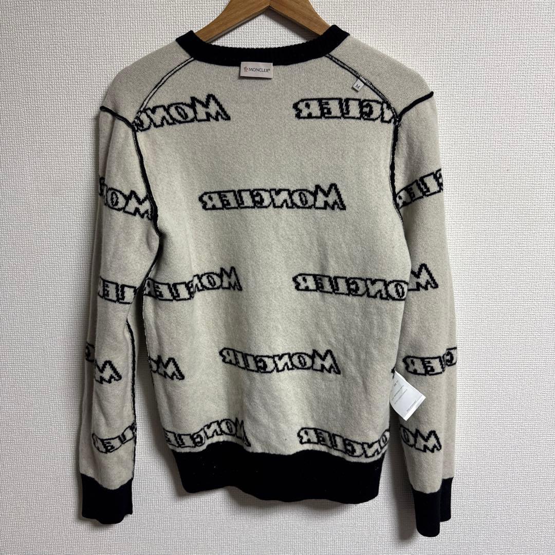 【人気】MONCLER ブラック ニットセーター ロゴ入り　黒　mサイズ