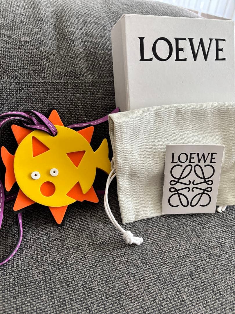 【極美品】LOEWE ロエベ　フィッシュモチーフ フグ チャーム