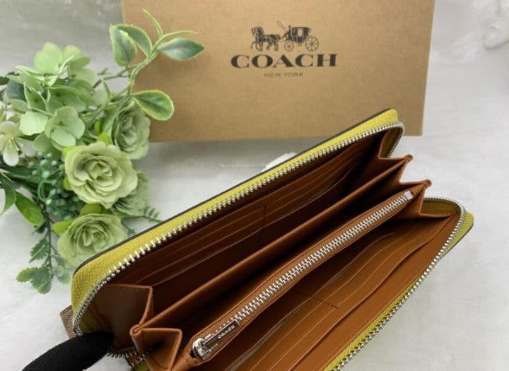 新品未使用コーチ長財布イエローシグネチャーレディースメンズ送料無料即日発送