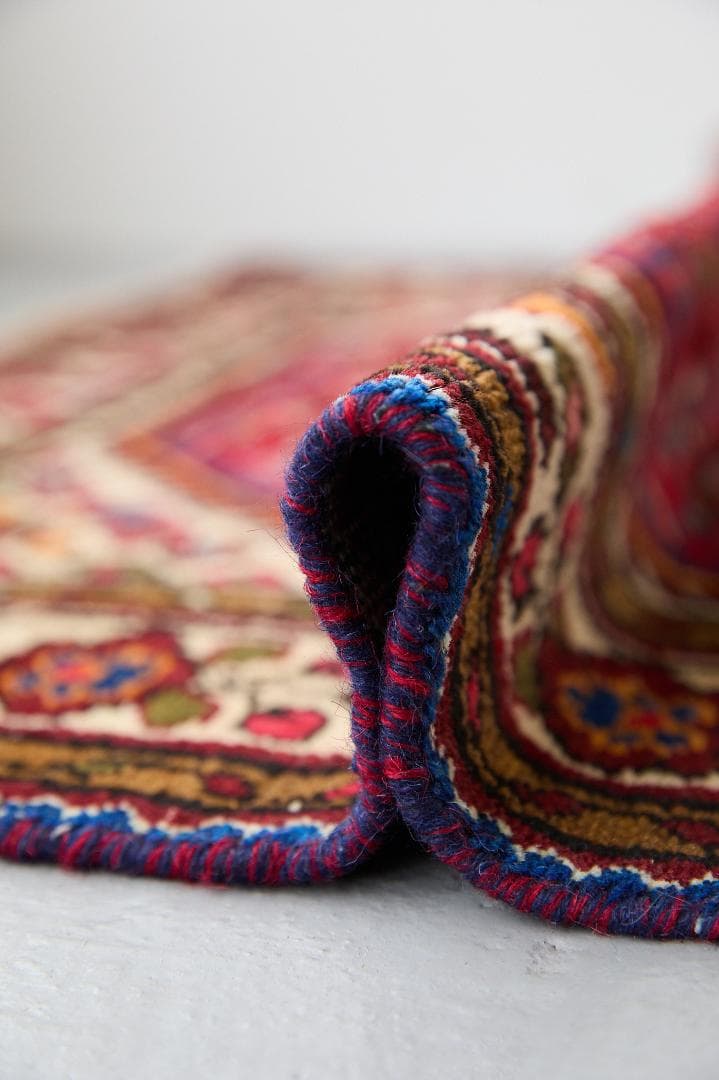 ヴィンテージラグ　ペルシャ絨毯　トライバルラグ（157×105cm）赤　青　黃