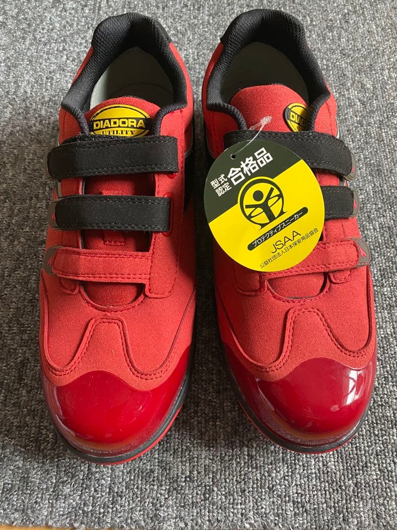 DIADORA 安全靴 レッド ベルクロ　箱無し
