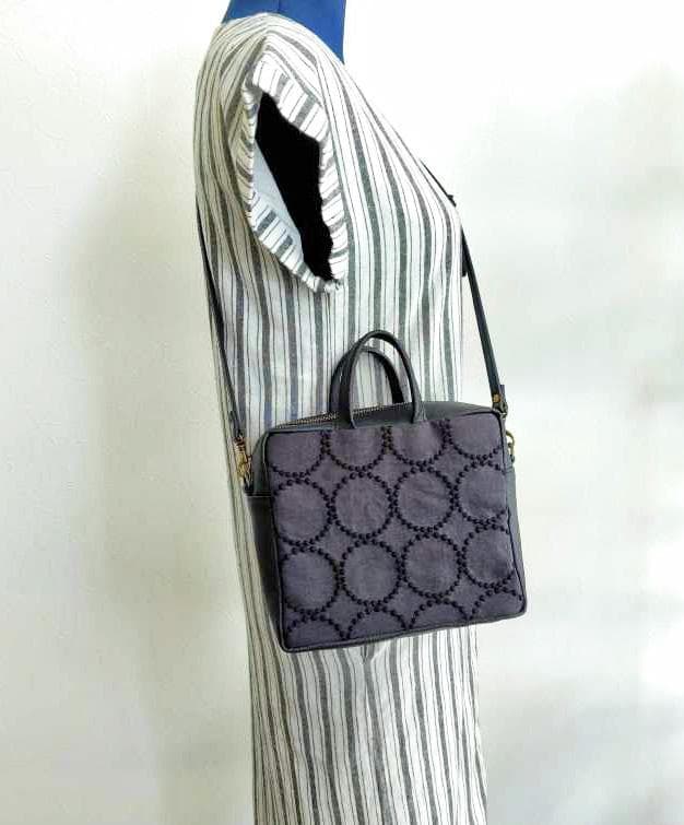 ミナペルホネン/タンバリンチャコール/スクエアーボストン/本革ブラック