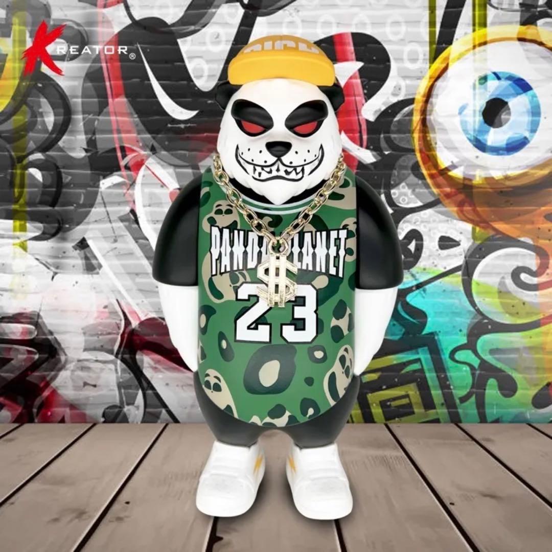 ヒップホップ・パンダ　緑　カッコいい　動物　アニマル　ポップカルチャー　おもちゃ