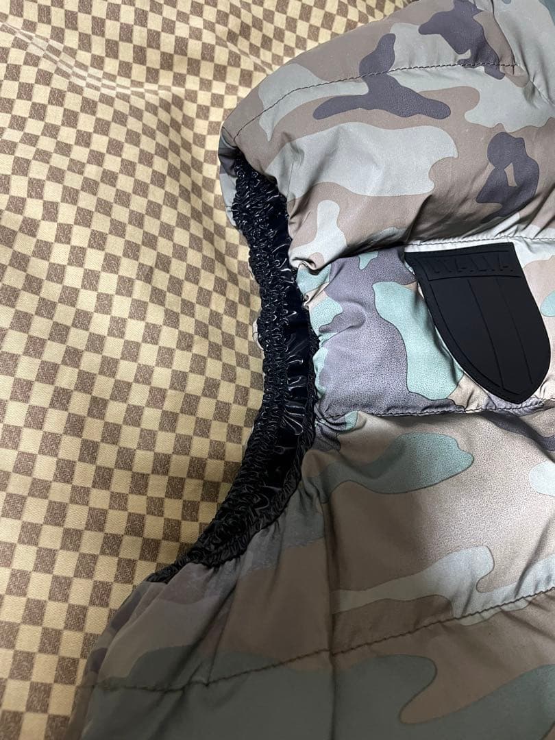 ど*ん様 国内正規　美品DUVETICAハイドロゲン　ダウンベスト希少サイズ56