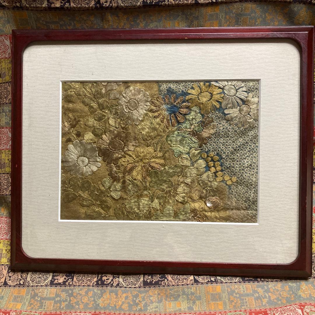 安土桃山時代　古絹布　実寸35.5×35.5cm額縁26×32枠内15×21cm