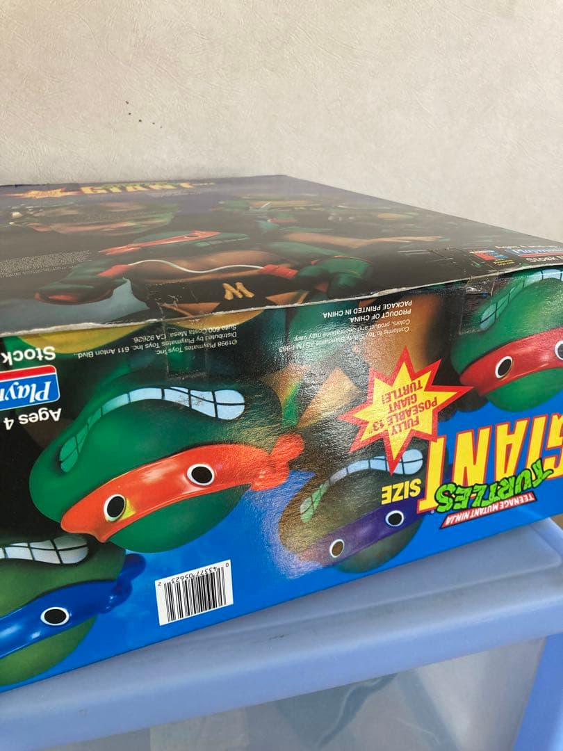 週末セール　タートルズ ジャイアントフィギュア ３体セット。