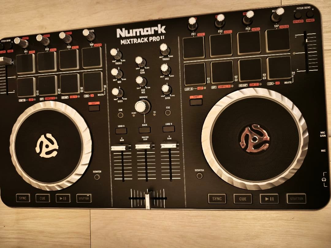Numark Mixtrack Pro II DJコントローラー