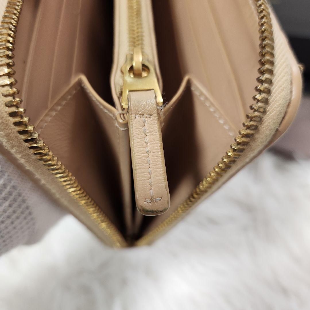 現代モデル ボッテガヴェネタ マキシイントレチャート ジップアラウンド　長財布