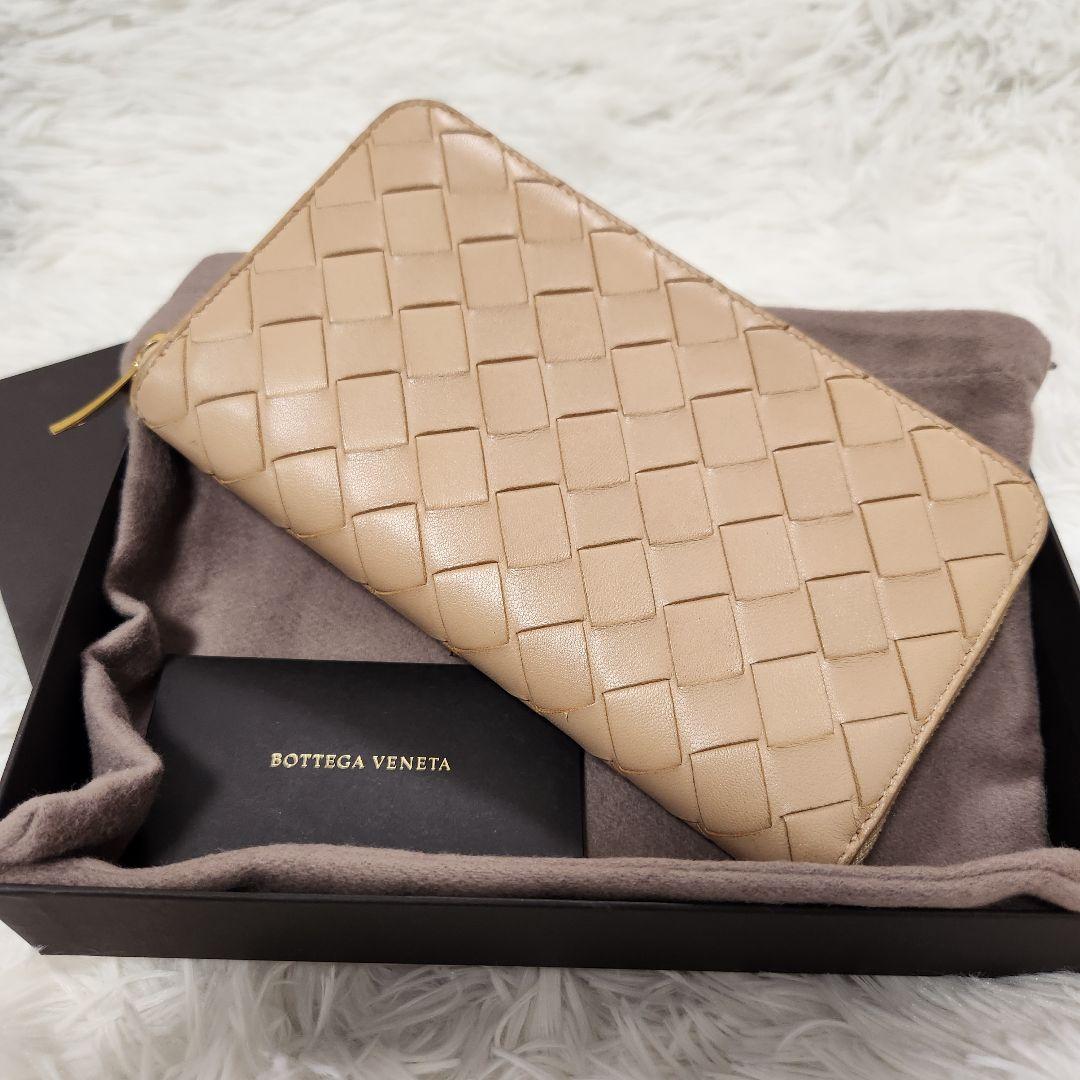 現代モデル ボッテガヴェネタ マキシイントレチャート ジップアラウンド　長財布
