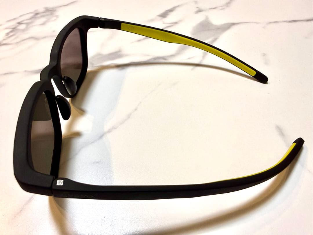 【新品未使用】Eyevol アイヴォル サングラス ブラック/イエローケース付き