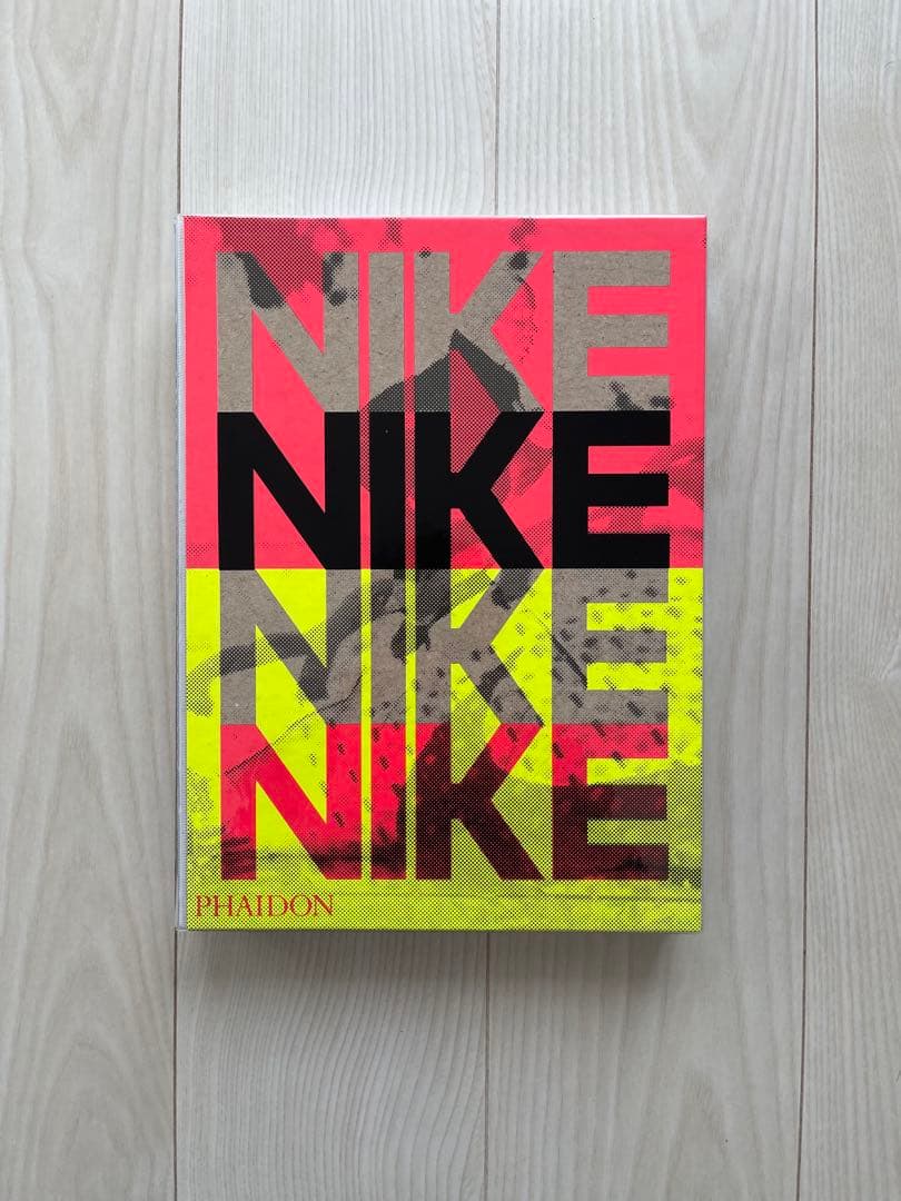 NIKE 大型本 PHAIDON