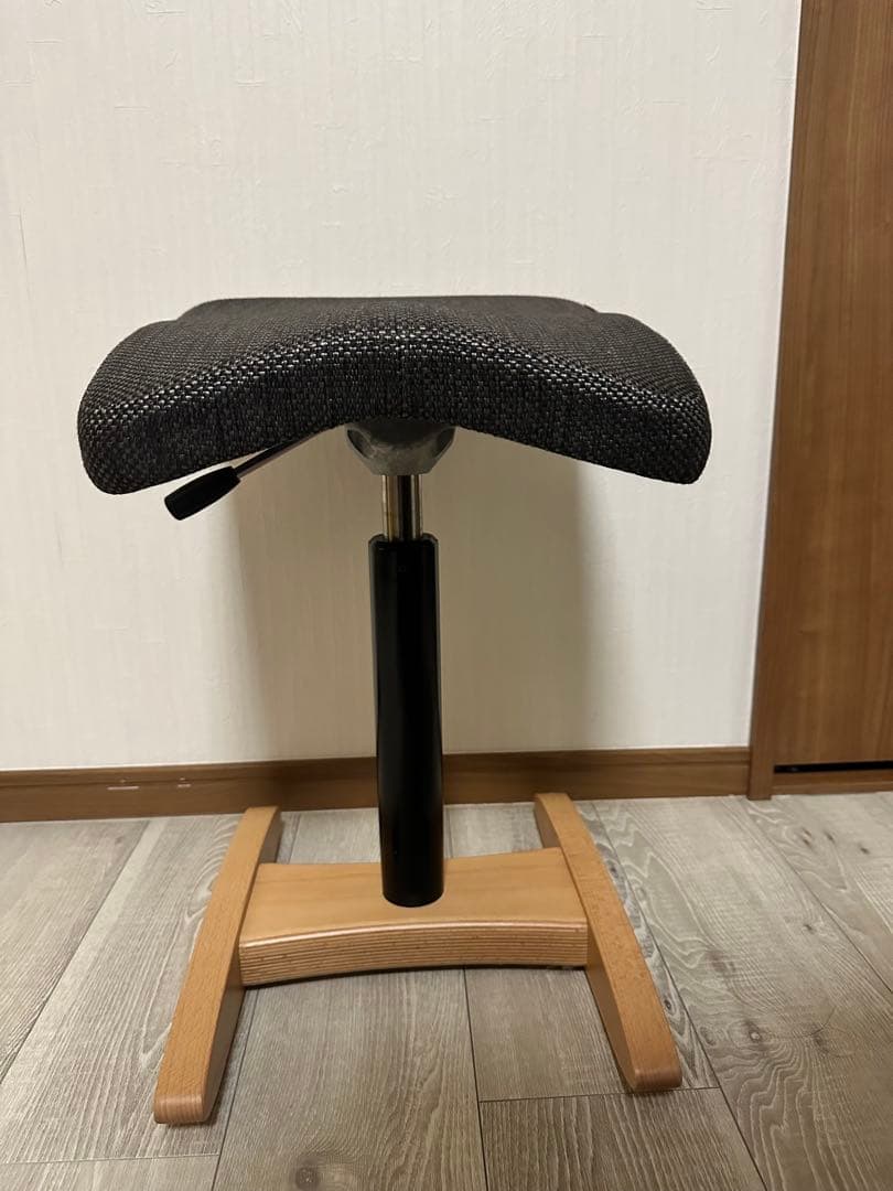 美品 バランスシナジー 腰痛対策チェア スクエア