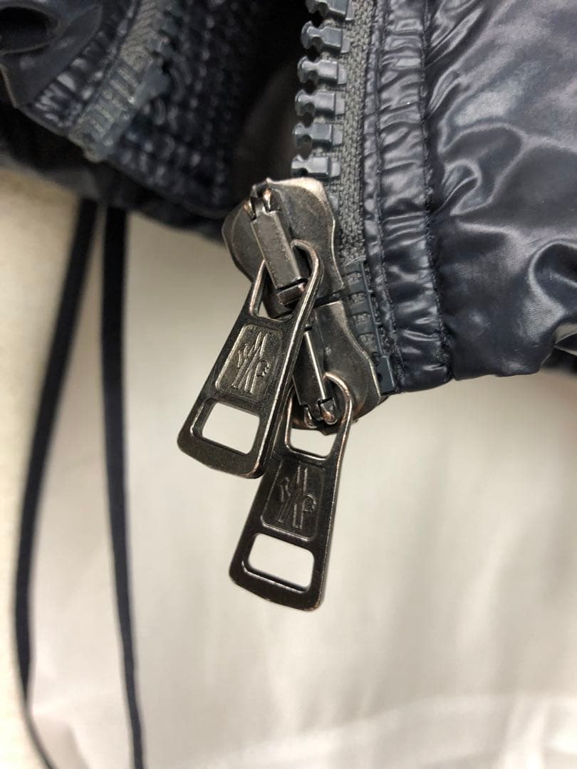 MONCLER フード付　ブラック　メンズ　ダウンベスト　XL 3 モンクレール