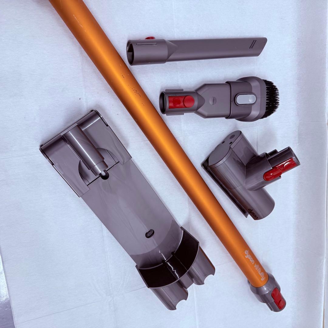 【美品】Dyson V8 Fluffy SV10 付属品完備 【分解洗浄済】