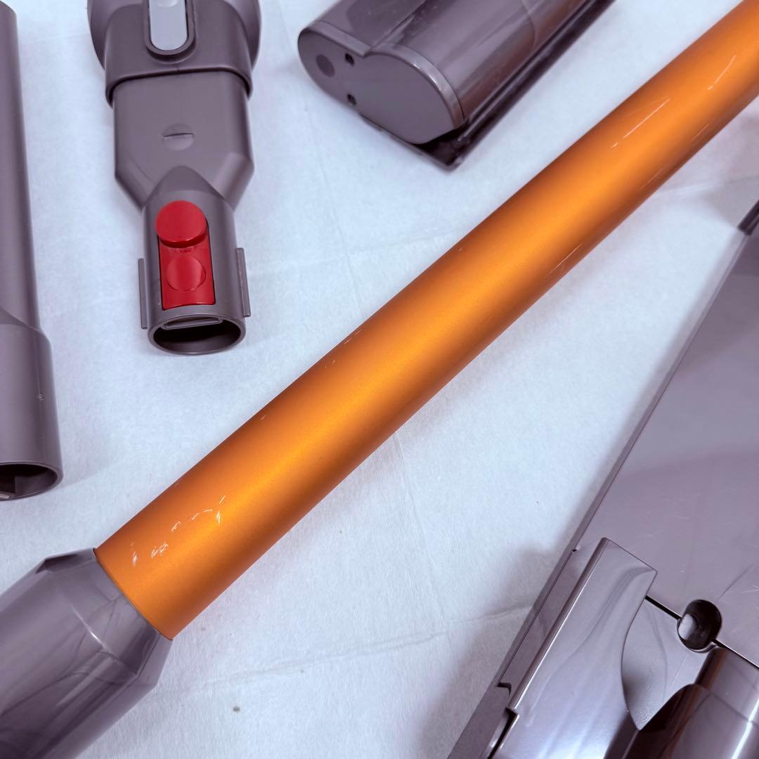 【美品】Dyson V8 Fluffy SV10 付属品完備 【分解洗浄済】