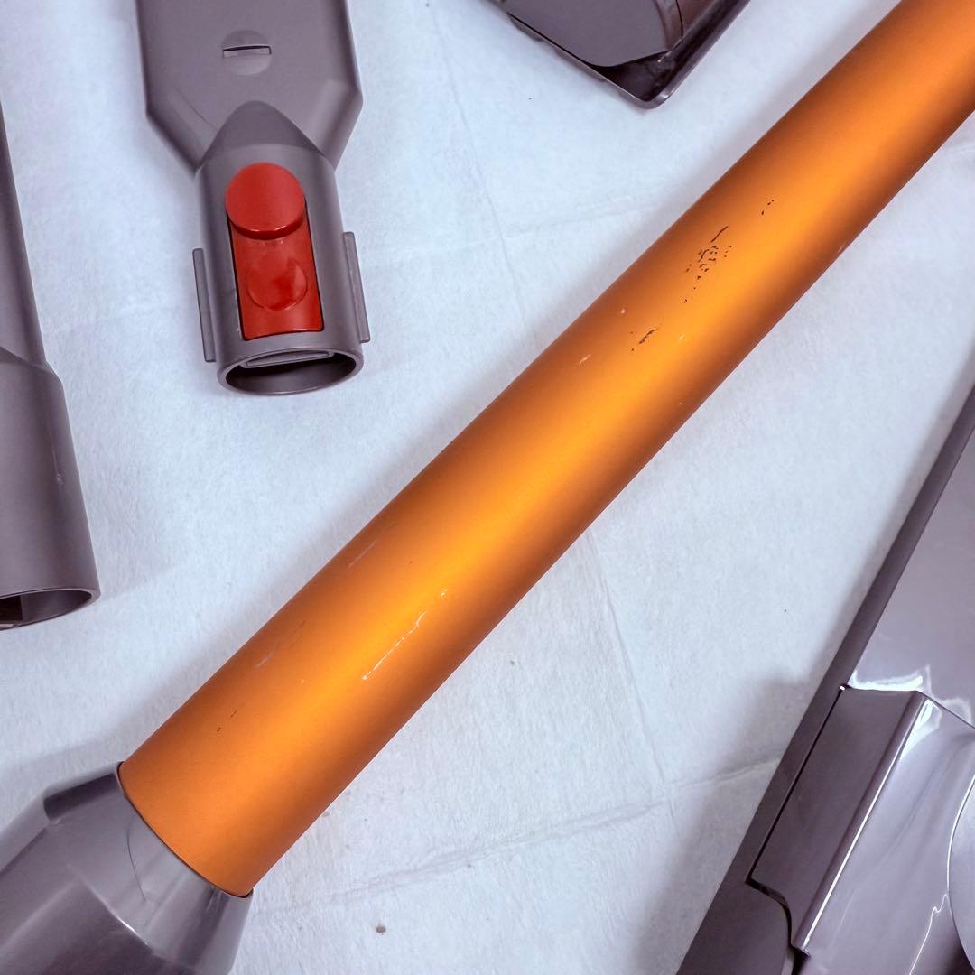 【美品】Dyson V8 Fluffy SV10 付属品完備 【分解洗浄済】