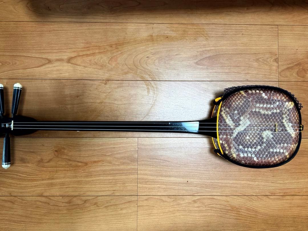 【美品】三線本体 蛇皮装飾