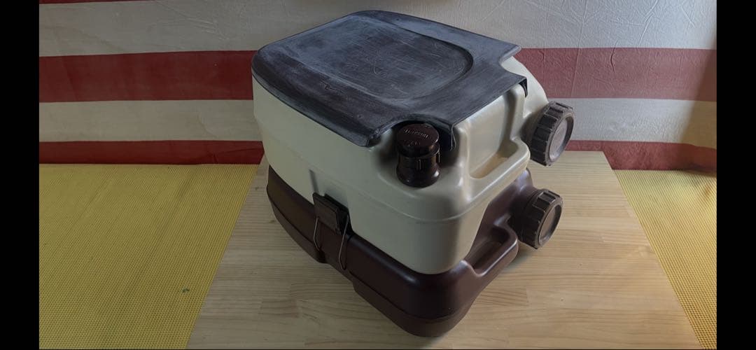 ポータブルトイレ訳有品【bi-pot125】【RV・災害時】長期在庫新品未使用。