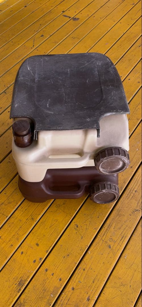 ポータブルトイレ訳有品【bi-pot125】【RV・災害時】長期在庫新品未使用。