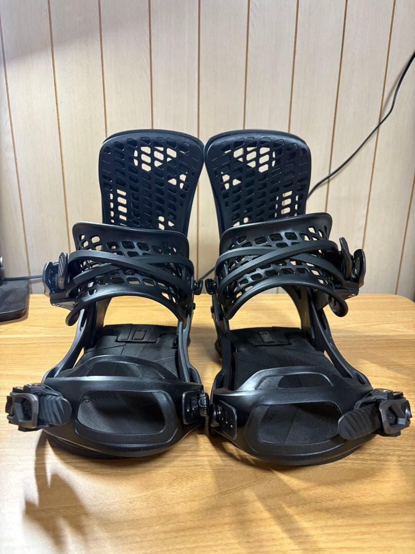 Burton バートン GENESIS ジェネシス reflex Mサイズ