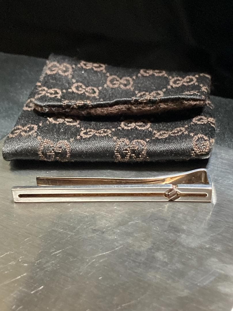 グッチ インフィニティ ノット ネクタイピン シルバー 925