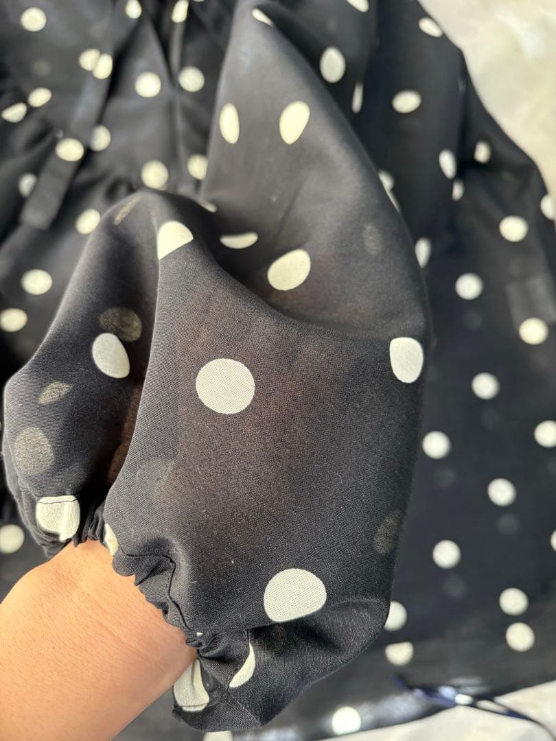 最終！セブンテン seventen 極美品 シアードットブラウス ネイビー