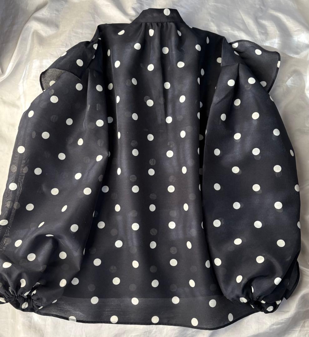 最終！セブンテン seventen 極美品 シアードットブラウス ネイビー