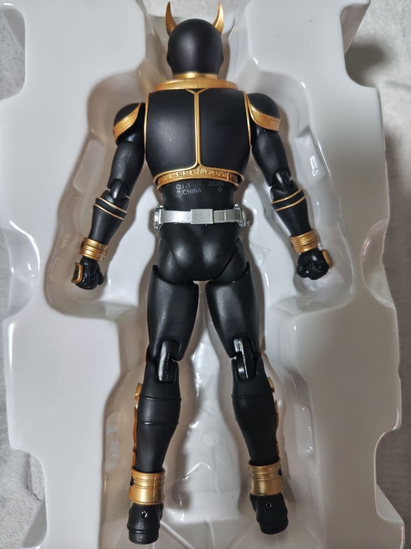 S.H.Figuarts　真骨彫製法　仮面ライダークウガ　アメイジングマイティ