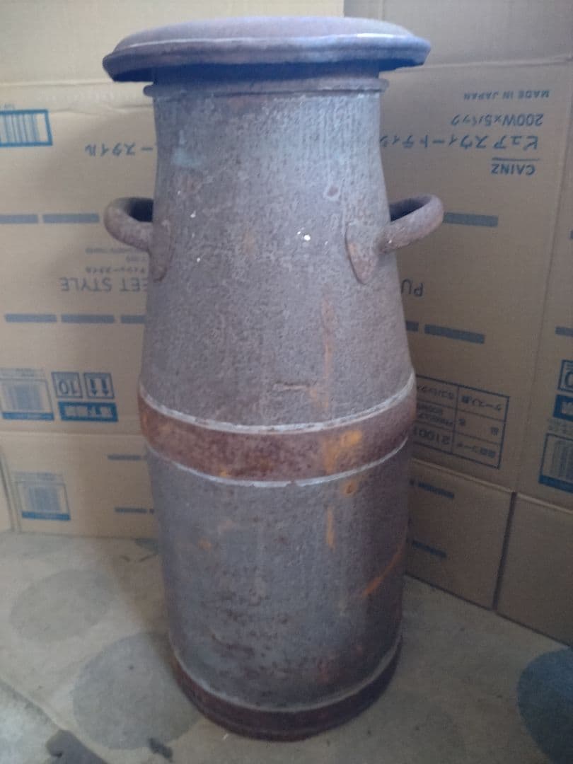 ★　アンティークミルク缶　蓋付　②、①　2個出品