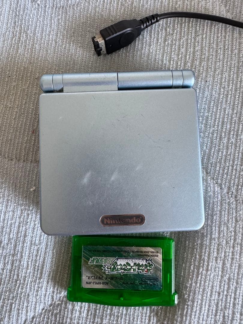 Nintendo ゲームボーイアドバンスSP パールブルー　ポケモンエメラルド付