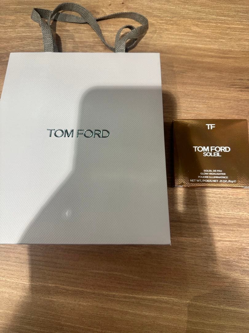ソレイユドゥフハイライター　02オアシス　トムフォード　TOMFORD