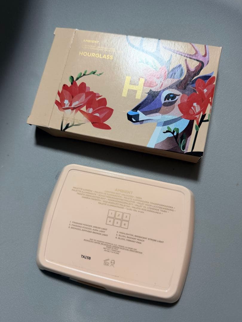 チーク Hourglass Ambient Lighting Palette Deer