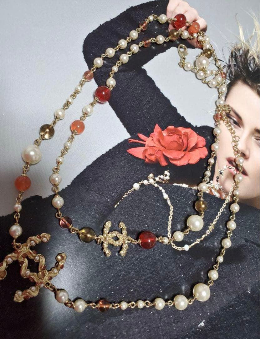 CHANELロングパールネックレス